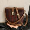 Bolsas Pequenas Tendência Deste Ano para Mulheres, Versáteis para Outono e Inverno, Novas Bolsas de Ombro Transversais de Lã da Moda 2026, Bolsas de Mão Estilo Balde