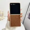 Funda de Felpa Color Visón Adecuada para Samsung Zflip5 Zflip4/Zflip3 Funda Protectora Plegable Integrada con Sensación de Piel