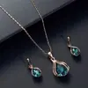 Aretes Geométricos Transfronterizos de Yiwu Nicho Aretes Ligeros de Lujo Collar para Mujer Combinación con Todo Aretes de Tuerca de Alta Gama Collar Juego de Joyería