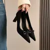 Sapatos de salto alto 3616-3 de camurça Maillard com bico fino e salto grosso, fivela de metal, estilo francês vintage, scarpins elegantes de corte baixo para o trabalho