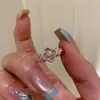 Popular Rosa Dulce Flor de Cuatro Hojas de Xiaohongshu Moda y Versátil Anillo de Gama Alta Ropa de Trabajo Diseño Diario Joyería para Manos
