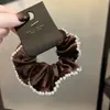 Colección de Accesorios para el Cabello en Rebaja: Pinzas para el Cabello, Pinzas de Cocodrilo, Diademas, Pasadores, Pinzas de Garra, Pinzas de Tiburón, Pinzas BB, Gomas para el Cabello, Anillos para el Cabello, Adornos para el Cabello