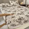 Sábana bajera de terciopelo de leche de alta resistencia, una sola pieza, completamente elástica, antideslizante, cubierta de cama cálida, protector de colchón para colchones Simmons