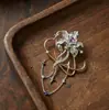 Broche de Espada Full Diamond Brillante de Trabajo Pesado Lujo Ligero para Mujer Nicho de Gama Alta Único Hermoso Pin Accesorios para Abrigo Chaqueta