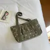 Bolso tote estilo coreano, minimalista con estampado de lunares, bolso de hombro de gran capacidad, adecuado para estudiantes, uso casual y para ir al trabajo, hecho de gamuza