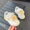 Zapatos para Niñas Verano 2026 Estilo Nuevo Niños Antideslizantes Superficie de Cuero Zapatos Deportivos Niñas Versátiles Moño Niños Grandes Zapatos de Patinar