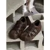 Outono 2026 Novidades Camurça Retrô Patchwork Fivela Feio Fofo Aumenta Altura Casual Agande Tênis de Treino Feminino