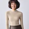 Suéter de lã com gola semifechada e lantejoulas sem costura para mulheres, design de peça única com lantejoulas finas e brilhantes, macio e elegante, adequado para camadas de outono e inverno.