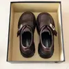 Fivela de cinto ins 2026 estilo britânico estilo universitário mocassins de início de outono para mulheres sapatos pequenos de couro versáteis com solas grossas, novo modelo estiloso