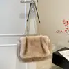 Bolso tote de felpa de alta calidad con correa de cadena para mujer, nuevo bolso de hombro de moda 2026, versátil para ir al trabajo, se puede llevar como bolso cruzado o de axila