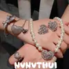 Joias: Colar de Camada Dupla com Pedras Preciosas em Formato de Coração em Cravação Pavé, Beleza Que Toca o Coração, Conjunto de Brincos de Diamante em Formato de Coração Deslumbrante