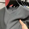 Camiseta Fina de Bambú Hielo Seda para Hombre de Manga Corta Verano Simple Ajustada Cómoda Fresca Superior Casual Versátil de Media Manga Moderna
