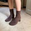 Botas Curtas Quadradas de Camurça Estilo Novo 2026 para Mulheres, Botas Martinas Emagrecedoras de Salto Alto, Botas de Cano Curto com Salto Grosso Retrô para Outono e Inverno, Botas Slim