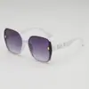Gafas de sol para mujer estilo europeo y americano transfronterizas, Gafas de sol de alta gama con protección UV, Gafas de sol con protección UV de montura grande tachonada