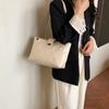 Bolso Tote Romboidal de Gran Capacidad con Cadena Transversal 2025 Nuevo Estilo Sencillo y Versátil Estilo Pequeño Fragancia Bolso de Hombro Único para Axila