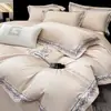 Estilo luxo leve conjunto de quatro peças bordado 100S algodão de fibra longa de Xinjiang, capa de edredom bordada de alta qualidade 100% algodão, lençol, conjunto de cama