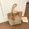 Nova Bolsa de Ombro de Grande Capacidade 2026, Bolsa de Praia Tendência da Primavera, Bolsa de Mão Versátil Fashionável Retrô de Nicho