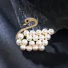 Pin de Accesorios de Ropa Versátil de Moda con un Toque de Alta Gama, Broche Floral de Animales con Pedrería de Vidrio de Aleación para Mujer
