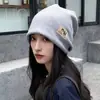 Gorro cálido para orejas de otoño e invierno para mujer, gorro a prueba de viento para posparto, gorro para clima frío que hace que la cara se vea más pequeña, gorro de lana tejido versátil