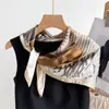 Lenço Quadrado Pequeno de 70cm Lenço de Seda Moda Primavera e Verão Lenço Estampado Xadrez Lenço Profissional Versátil