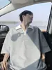 Camisa Polo de Manga Corta con Cuello en V Estilo Universitario Falso de Dos Piezas para Hombre, Marca Americana de Moda, Corte Holgado Casual, Camiseta Versátil de Moda para Hombre