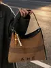 Bolsa de Veludo Texturizada Retrô Outono/Inverno 2026 Grande Capacidade Simples Casual Bolsa Tote com Letra Bordada Tendência