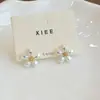 Nuevos Pendientes de Flor Mate Estilo Coreano en Dorado y Plateado, Doble Tono, Pendientes Pequeños de Flor Estilo Retro Francés de Gama Alta de Nicho