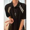 Camisa Polo Listrada Patchwork de Manga Curta Estilo Americano para Homens, Camiseta Casual Tendência Jovem de Meia-Manga Estilo College Solta