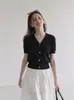 Cárdigan de punto de seda negra de manga corta para mujer, diseño de nicho de verano, cuello en V, corte ajustado, top de estilo puro y seductor