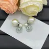 Pendientes Dijia 2025 de Resina Vintage con Letras de CD para Mujer con Agujas de Plata, Estilo de Lujo de Alta Gama, Pendientes de Perlas Grandes y Pequeños