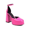 Zapatos Británicos Nuevo Cuero Patentado Grueso Sandalias de Tacón Alto 2023 Mesa de Agua 40 Zapatos Sandalias Huecas Comercio Exterior Hebilla de Cabeza Plana 48