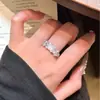 Anillo Deslizante de Cinco Piedras en Fila Full Diamond de Plata de Ley S925, Estilo de Lujo Ligero de Gama Alta, Anillo para Dedo Índice de Mujer, Nicho Venta al por Mayor por Transmisión en Vivo