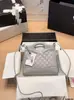 Bolsa de couro de boi com acabamento em óleo e cera 2026 nova moda bolsa de ombro acolchoada com corrente, bolsa transversal de ombro estilo Chanel para mulheres, atacado