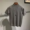 Camiseta Masculina de Malha com Gola Alta Estilo Coreano de Luxo Leve, Moletom de Seda Gelada de Manga Curta, Camisa Lisa Fresca e Respirável de Gola Semi-Alta, Tendência