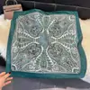 Novo Lenço de Alta Qualidade em Verde, Lenço de Seda Sintética com Toque Luxuoso, Padrão Paisley, Estilo Coreano, Design para Primavera e Outono
