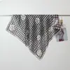 Lenço de Seda Imitação Veludo para Mulheres, Estilo Retro Novo, Estampa Patchwork, Rejuvenescedor, Dupla Face, Cor Diferente, Lenço Quadrado Grande, Toalha de Praia para Viagem, Proteção Solar