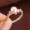 Anillo de Venta Caliente Transfronterizo Ramas y Hojas de Vid Exquisitas Europeas y Americanas con Perlas Rosas Encuentro Diamante Incrustado Arte Venta Directa de Fábrica