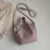 Bolsa Saco Retrô para Mulheres 2026 Primavera Nova Moda Coreana Bolsa Tote Simples de Grande Capacidade para Ombro e Transversal