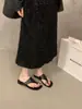 Sandálias rasteirinhas slip-on Chuyuji para mulheres, adequadas para uso ao ar livre, coleção de verão 2026, para combinar com saias, sandálias pequenas estilo francês, estilo de férias