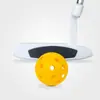 Bola de golfe Caiton, oca, leve e segura, para prática em ambientes internos, com 39 mm de diâmetro e furo de plástico.