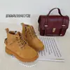 Liquidação de Shoes Infantis Primavera Verão Outono Inverno Sapatos de Princesa para Crianças Sapatos de Couro para Bebê Coleção de Sapatos Individuais para Meninas