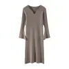 Vestido de punto de lana pura con cuello en V y manga larga, vestido largo de otoño e invierno con manga acampanada por encima de la rodilla, vestido suéter ajustado bodycon