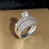 Anillos de Pareja Europeos y Americanos Transfronterizos Completamente Diamantados, Anillos Brillantes y Únicos de Lujo Ligero, Accesorios Simples Versátiles para el Día a Día