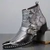 Sapatos de Couro Apontados de Tamanho Grande para Travessia de Fronteira com Padrão de Cobra, Fivela Dupla, Salto Bloco, Sapatos para Aumentar a Altura para Homens, Antiderrapante, Resistente ao Desgaste, Marca Moderna com Sensação de Luxo
