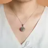 Yuebao Joias Jade Hetian Natural Prata Esterlina S925 Jade Água Clara Vermelho do Sul Mantra de Seis Palavras Pingente Rotativo Personalizado Fábrica