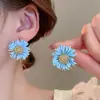 Aretes Flor de Cristal Azul Aguja de Plata, Aretes Dulces Estilo Vacaciones en la Costa, Aretes Simples y Versátiles con un Diseño Único