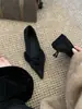 Novos Sapatos Pretos de Salto Alto com Bico Fino para Outono e Inverno de 2025, Estilo Sexy Maduro, Saltos Finos, Sapatos Peludos, Sapatos de Salto Baixo