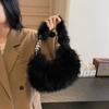Bolsa Pequeña Suave de Peluche para Leche Otoño Nueva 2025 Bolsa Portátil para Viajes Diarios Más Fácil de Combinar Bolsa Peluda Bolso Cruzado para Mujer Generación Única