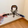 Grampo de Cabelo Grande com Estampa de Leopardo e Flor para Mulheres 2025 Novo Grampo de Cabelo de Alta Qualidade para a Parte de Trás da Cabeça Presilha de Tubarão Acessórios de Cabelo Elegantes