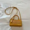 Elegante bolso Boston tejido para mujer, nuevo bolso cruzado tipo almohada de verano vintage 2026 para el trabajo